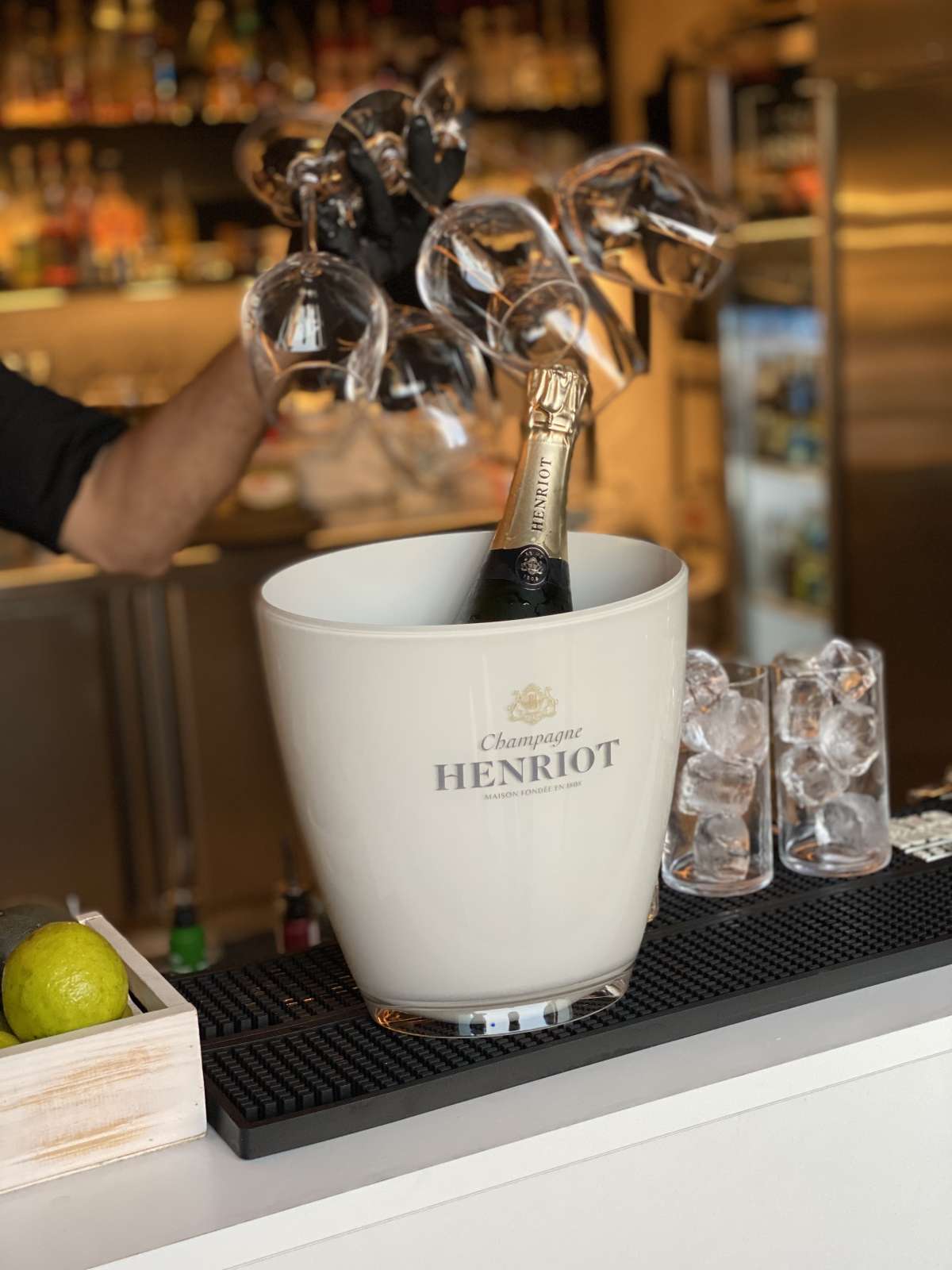 Vini Liquid House